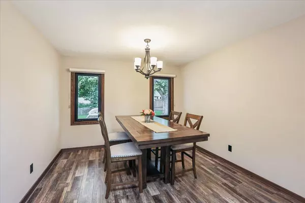 Burnsville, MN 55306,1010 E 157th ST