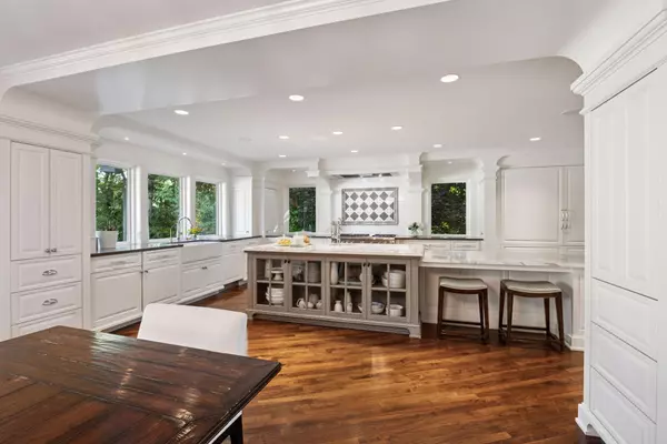 Edina, MN 55424,4810 Hilltop LN