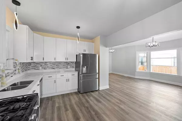 Saint Paul, MN 55106,685 Hyacinth AVE E