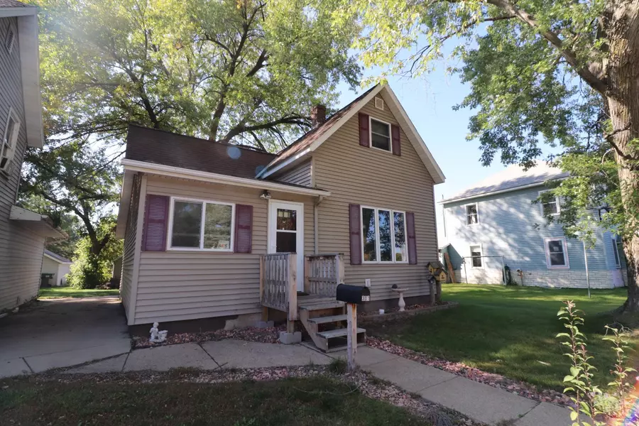 307 4th AVE SE, Melrose, MN 56352