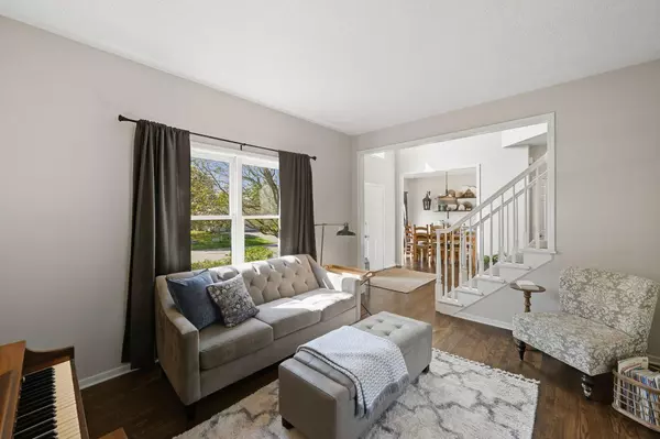 Chanhassen, MN 55317,2174 Majestic WAY