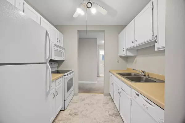 Saint Paul, MN 55109,1181 Edgcumbe RD #914