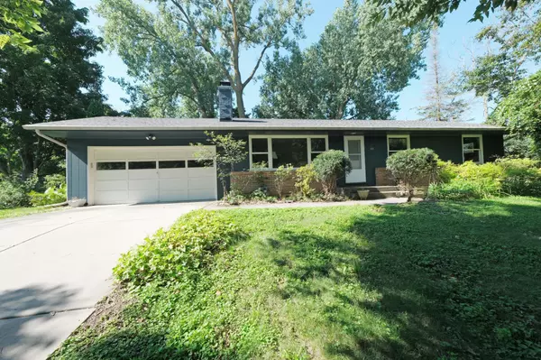 Wayzata, MN 55391,148X Ridgeview LN