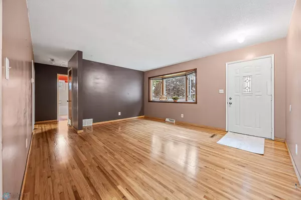 Fargo, ND 58102,322 25th AVE N