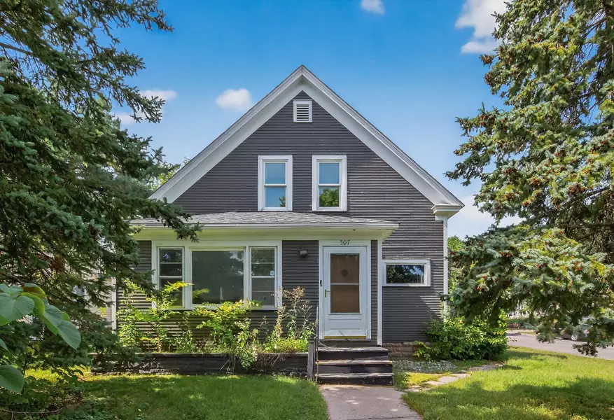 507 Lexington Pkwy N, Saint Paul, MN 55104