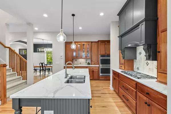 Eden Prairie, MN 55347,17244 Valley RD