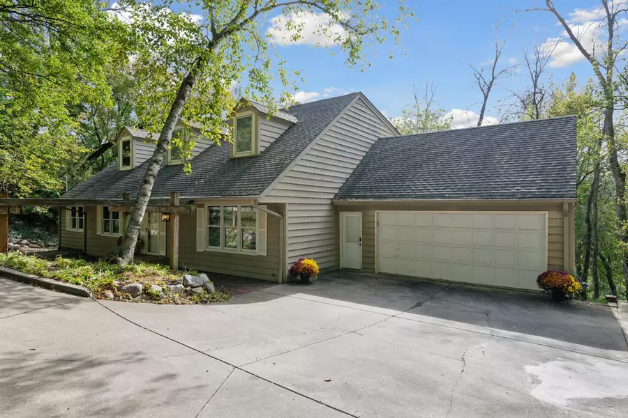 18213 Hermitage WAY, Minnetonka, MN 55345