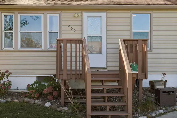 Waconia, MN 55387,209 W 2nd ST