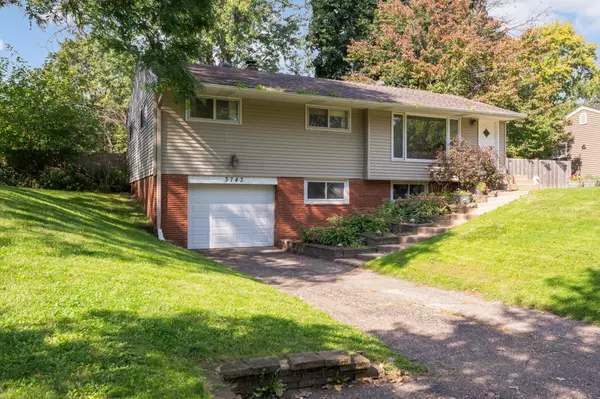 White Bear Lake, MN 55110,3743 Kenny LN