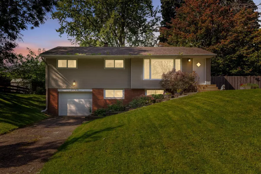 3743 Kenny LN, White Bear Lake, MN 55110