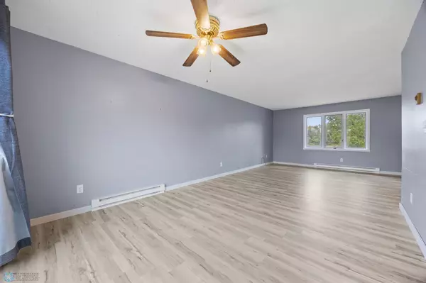 Casselton, ND 58012,1028 Front ST #5