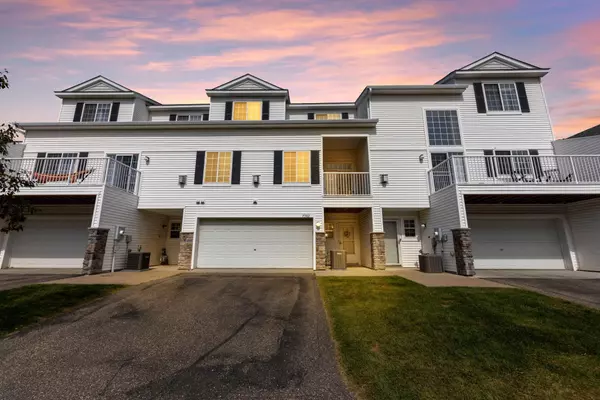 Cottage Grove, MN 55016,7382 Timber Crest DR S