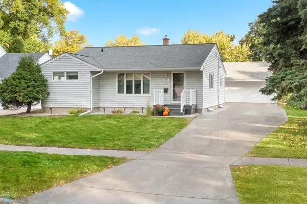 Fargo, ND 58102,207 23rd AVE N