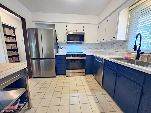 Plymouth, MN 55447,1810 Peony LN N