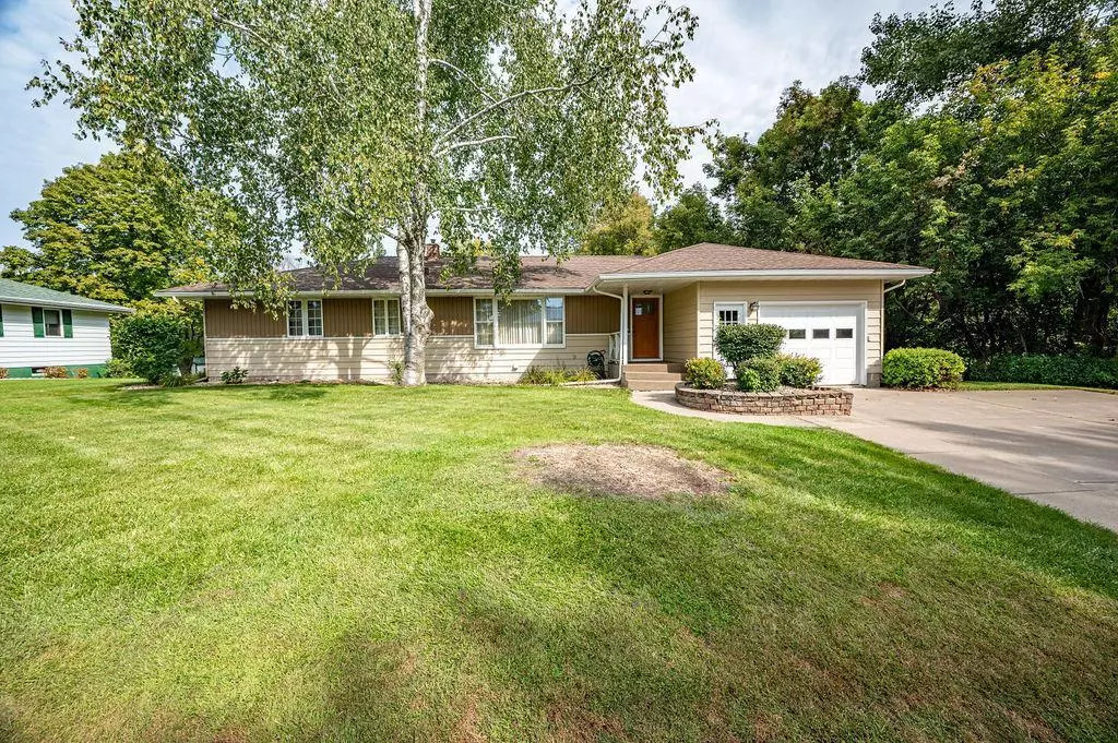 Ellsworth, WI 54011,610 W Crest LN