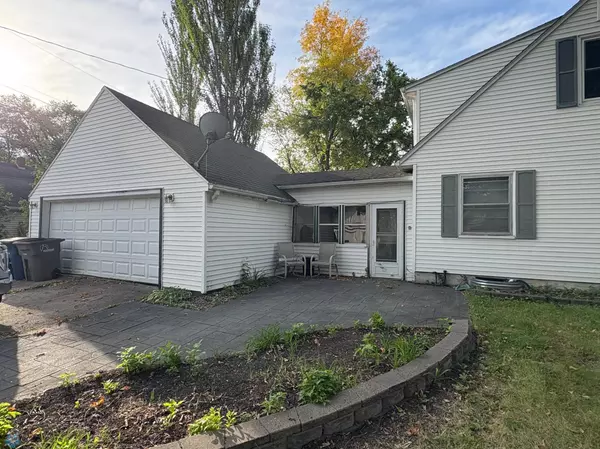 Moorhead, MN 56560,1402 4th ST S