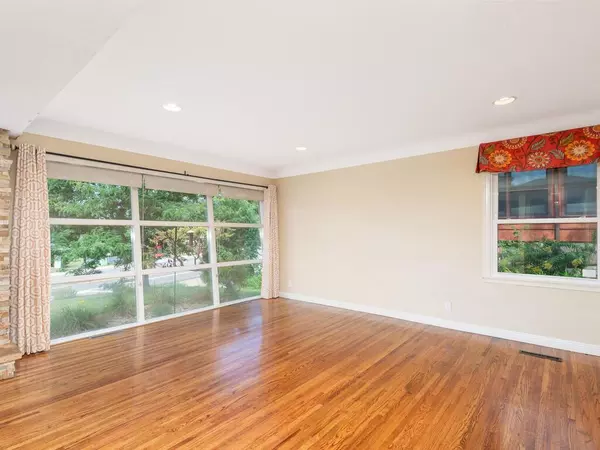 Saint Anthony, MN 55418,3013 Silver Lake RD NE