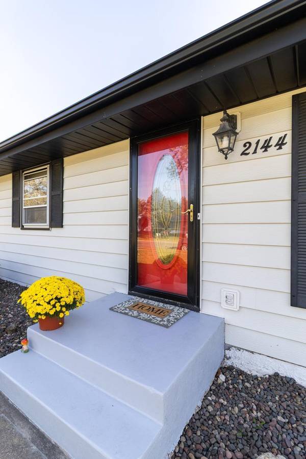 North Saint Paul, MN 55109,2144 Mesabi AVE