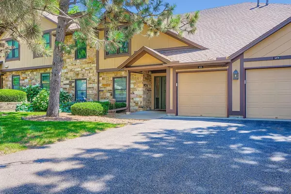 Bloomington, MN 55437,5275 Balmoral LN