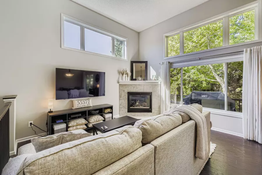 15558 Brookside LN NW, Prior Lake, MN 55372