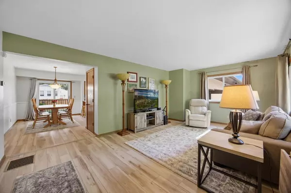 Mounds View, MN 55112,7739 Woodlawn DR