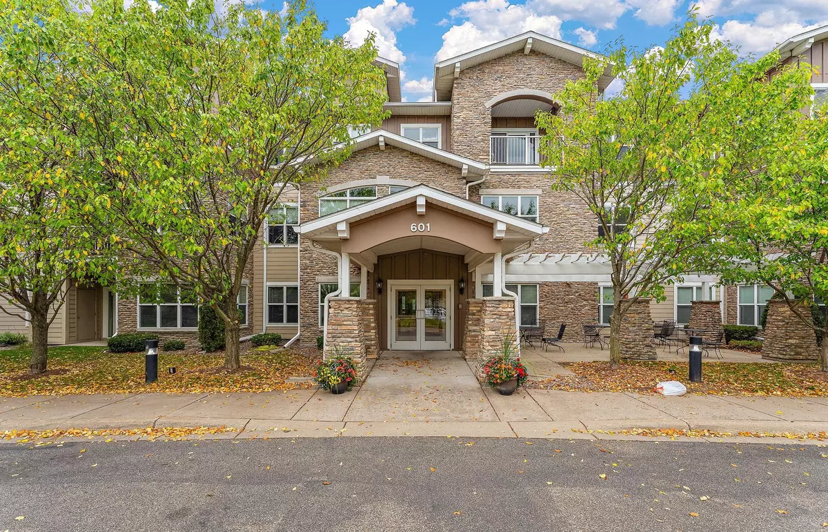 South Saint Paul, MN 55075,601 LeVander WAY #101
