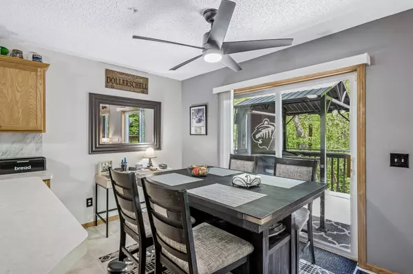 Chaska, MN 55318,441 Pleasant LN