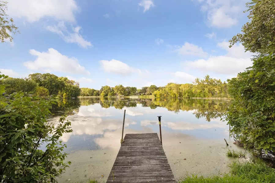 8420 Meadow Lake RD E, New Hope, MN 55428