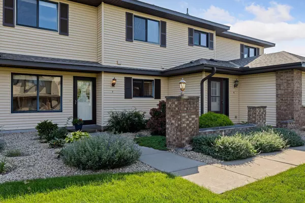 Plymouth, MN 55442,9900 54th PL N #7