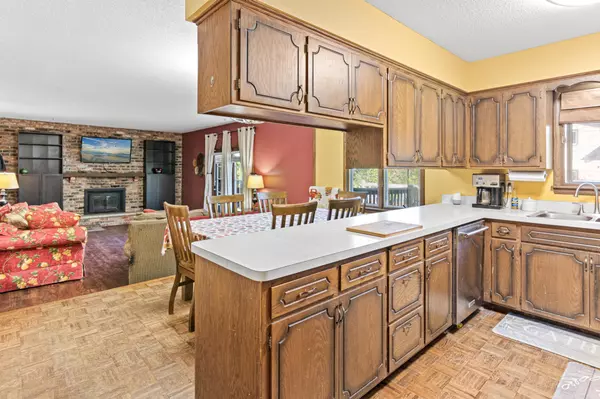 New Hope, MN 55428,6040 Xylon AVE N