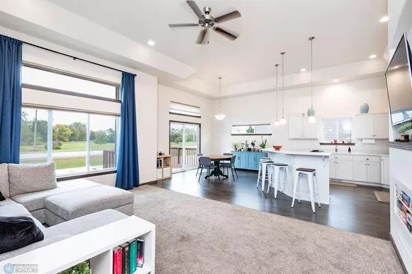 Fargo, ND 58104,6092 14th ST S