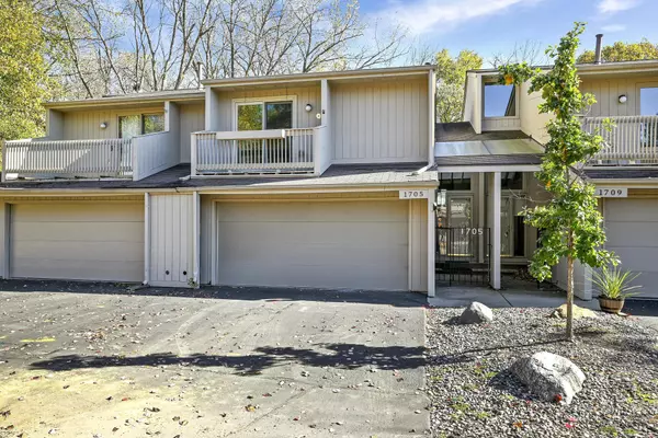 1705 Archer CT, Plymouth, MN 55447