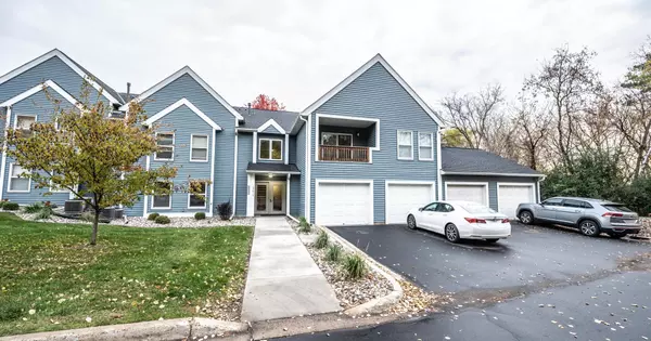 1381 Berry Ridge RD #403, Eagan, MN 55123