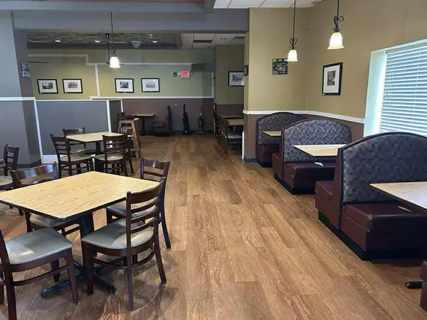 Lake City, MN 55041,101 E Center ST