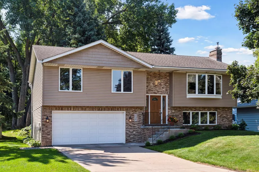 158 Southwind LN, West Saint Paul, MN 55118