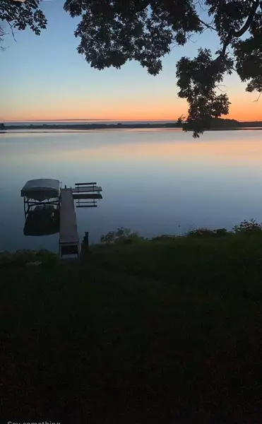 19 Birchwood LN, Birchwood Village, MN 55110