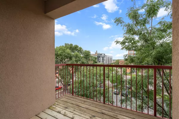 Minneapolis, MN 55401,680 N 2nd ST #403
