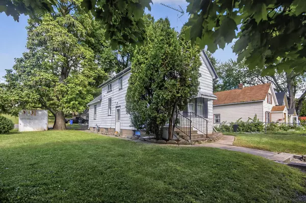 Saint Paul, MN 55106,1323 4th ST E