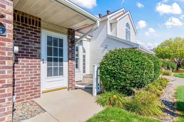 536 Old Steine CIR, New Brighton, MN 55112