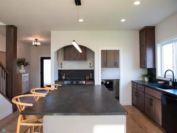 Fargo, ND 58104,3606 Decorah WAY S