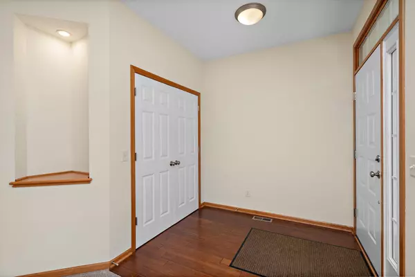 Maple Grove, MN 55369,8025 Larch LN N