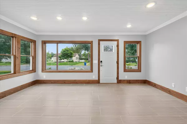 Shakopee, MN 55379,519 5th AVE W