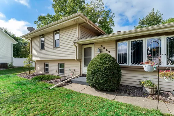Eagan, MN 55122,3847 Lodestone CIR
