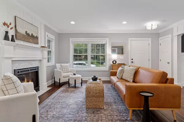 Saint Paul, MN 55105,1852 James AVE