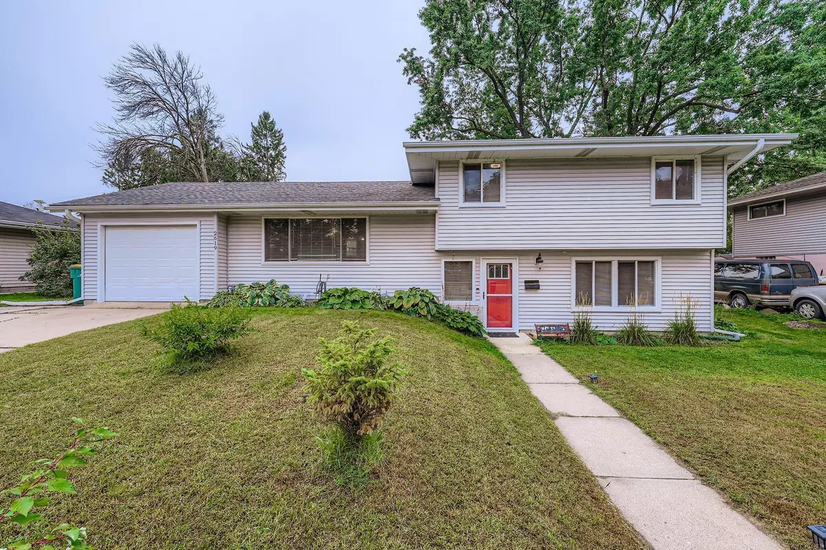 Brooklyn Center, MN 55430,2619 65th AVE N