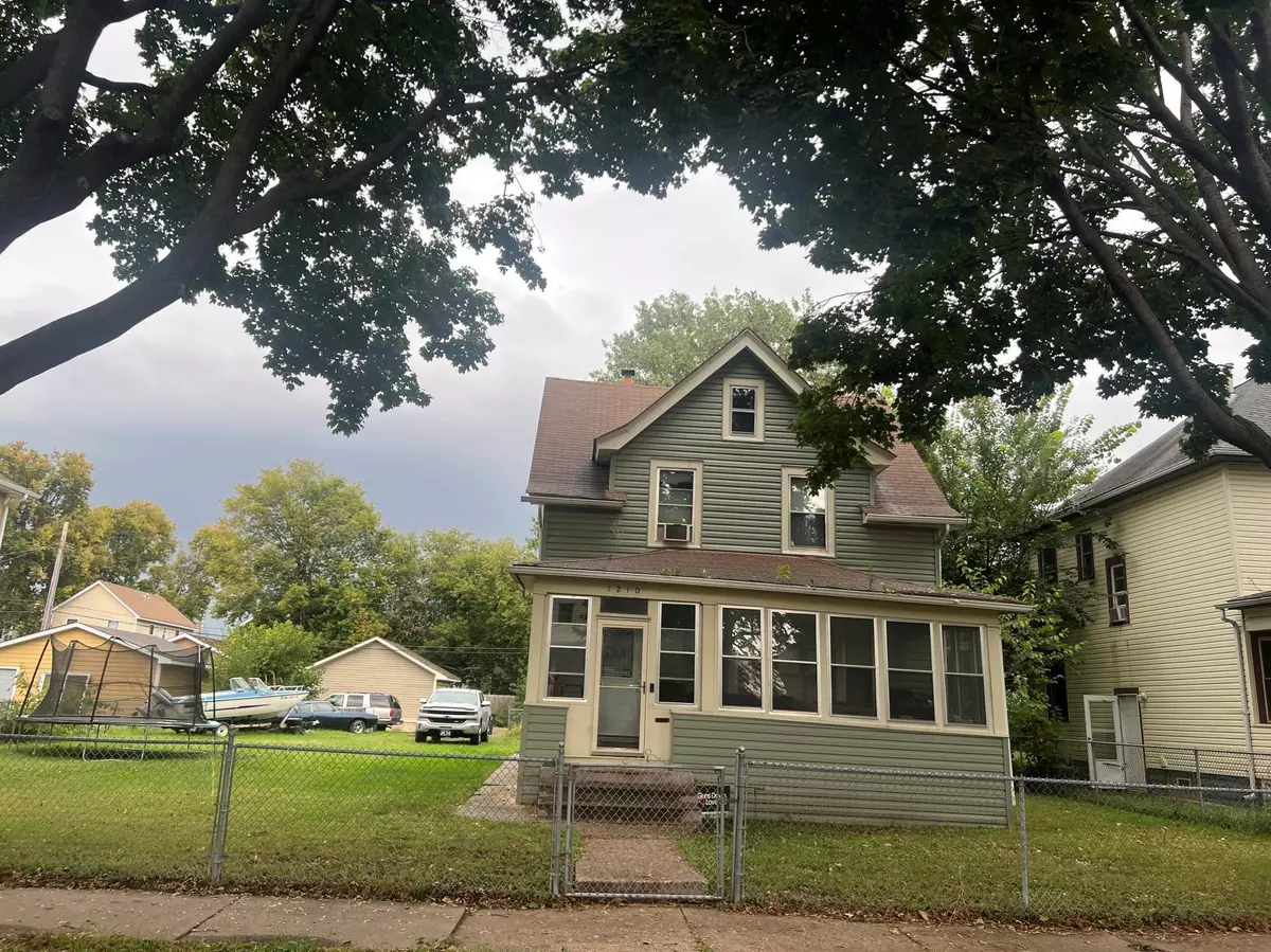 Minneapolis, MN 55411,1210 James AVE N
