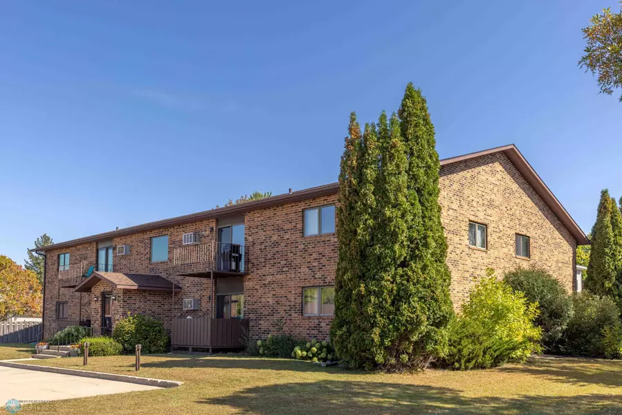 2419 25 1/2 AVE S #205, Fargo, ND 58103
