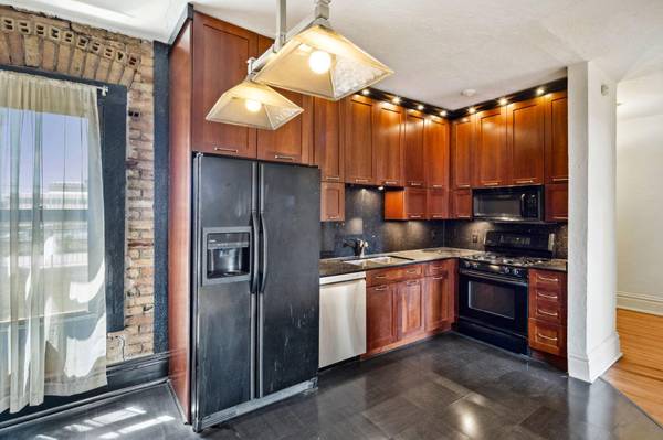 11 S 12th ST ##402,  Minneapolis,  MN 55403