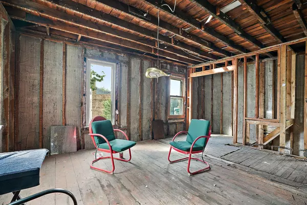 Minneapolis, MN 55408,6 E 34th ST