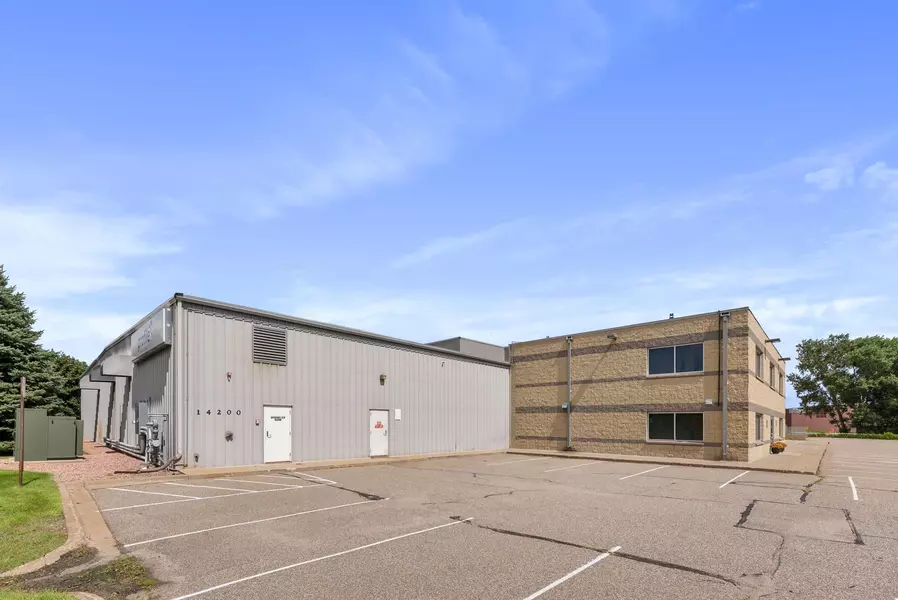 14200 James RD, Rogers, MN 55374